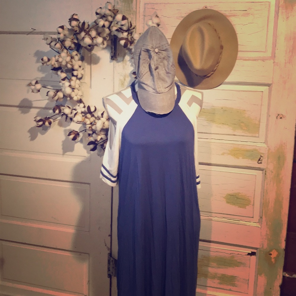 Forever 21 - cold shoulder tee size 2xl